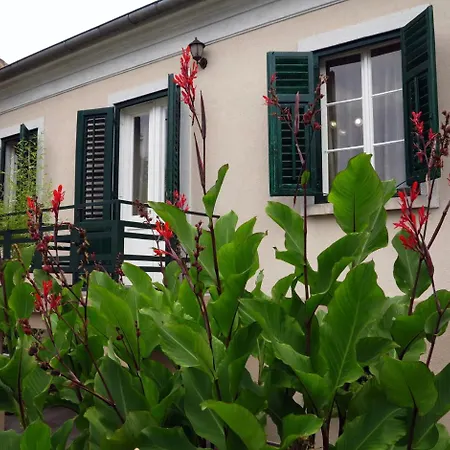 Nada Villa *